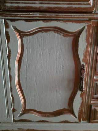 Mueble vintage madera verde y dorado