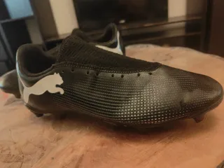 Botas de fútbol Puma negras