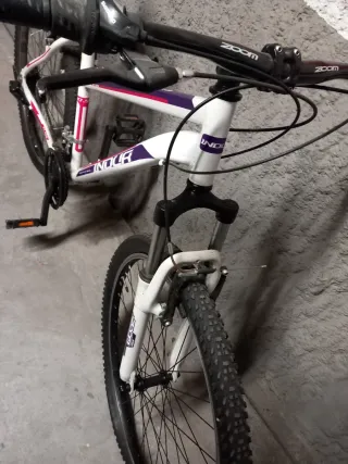 Bicicleta Montaña Blanca y Morada