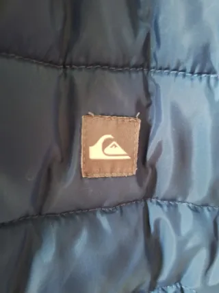 Anorak Quiksilver azul.  Talla 16
