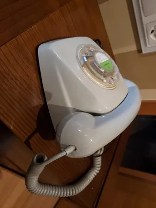 Teléfono  fijo antiguo de baquelita