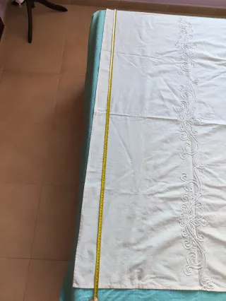 Cortinas de tela blancas con bordado