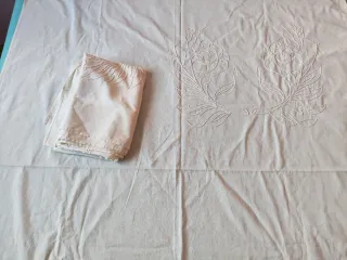 Cortinas de tela blancas con bordado