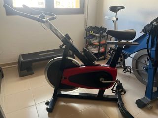 Bicicleta de Spinning Roja y Negra