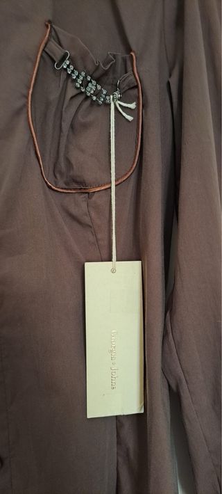 Camicia marrone con taschini