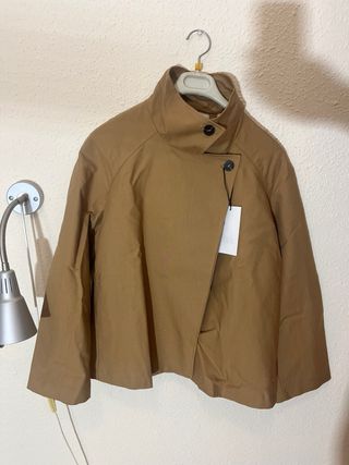 Chaqueta trench corta Zara