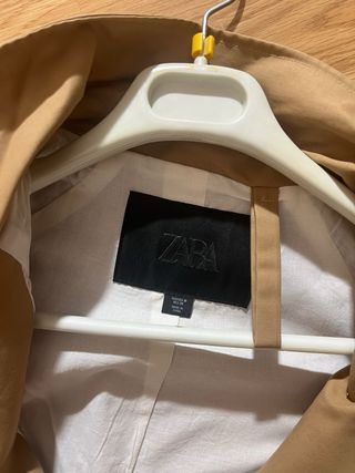 Chaqueta trench corta Zara