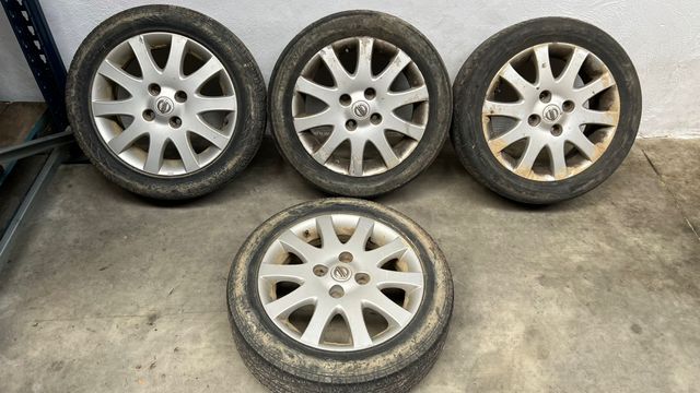 Llantas Nissan Almera 16