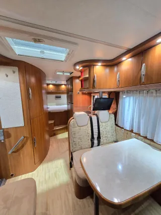Autocaravana Hymer Eriba 2011 105000km Alta Gama
