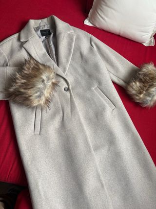 Abrigo Top Cortefiel gris perla