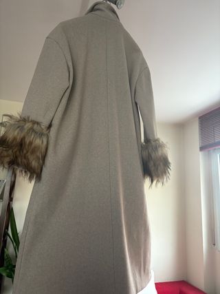 Abrigo Top Cortefiel gris perla