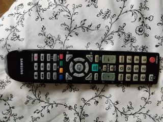 TV Samsung 40 LCD+regalo soporte pared