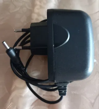 Adattatori Caricabatteria Auto e Casa