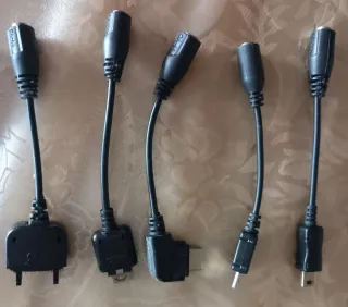 Adattatori Caricabatteria Auto e Casa