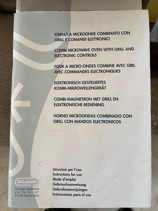 Forno a microonde De Longhi con comandi digitali