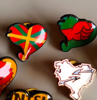 Lote de 7 Pines Antiguos Euskal Herria