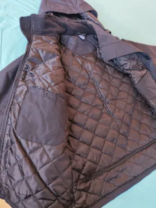 Chaqueta impermeable negra