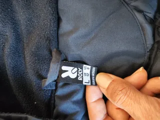 Chaqueta impermeable negra