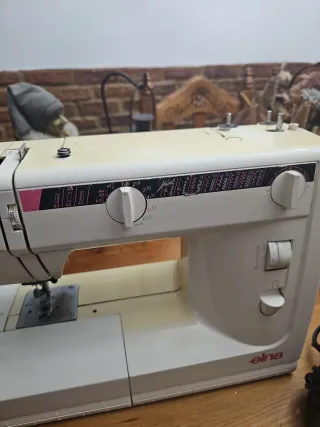 Máquina de coser Elna