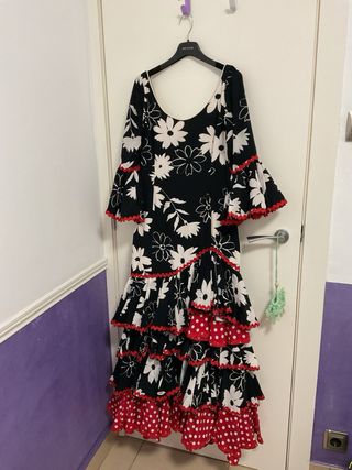 Vestido Flamenca Negro y Rojo