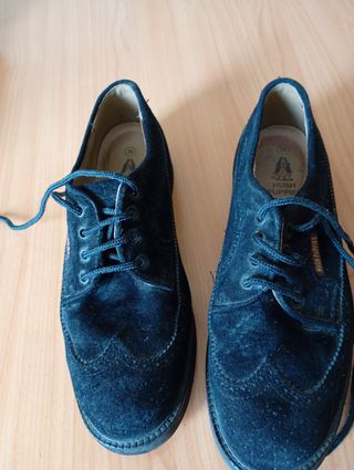 Zapatos de gamuza negros Hush Puppies