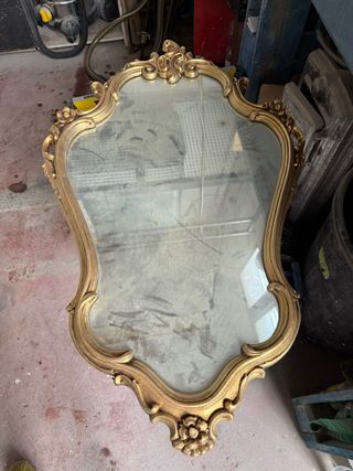 Espejo de madera dorado