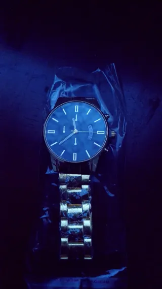 Reloj de pulsera dorado