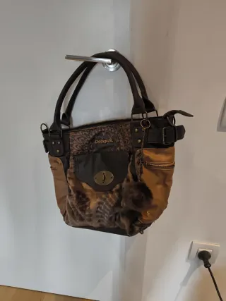 Bolso Desigual Marrón y Dorado