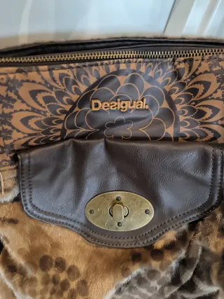 Bolso Desigual Marrón y Dorado