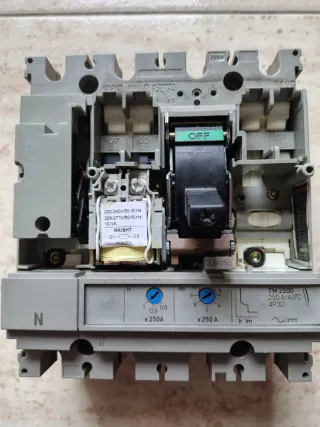 Merlin Gerin NS250 N Interruptor Caja Moldeada
