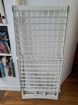 Tendedero de plástico plegable blanco como nuevo