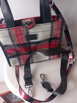 Bolso de mano y 2 correas