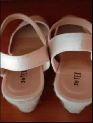Sandalias cuña blancas