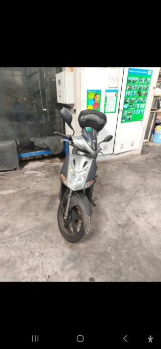 Kymco Agility Scooter Automática