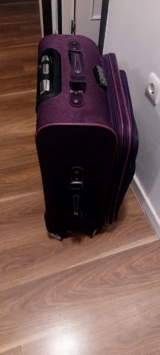 Maleta mediana tela morada