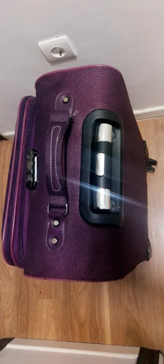 Maleta mediana tela morada