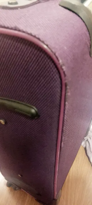 Maleta mediana tela morada