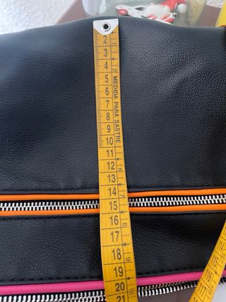 Bolso Desigual Negro y Rosa