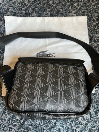 Bandolera Lacoste Negra y Gris