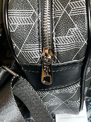 Bandolera Lacoste Negra y Gris