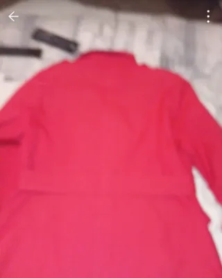 Gabardina corta roja