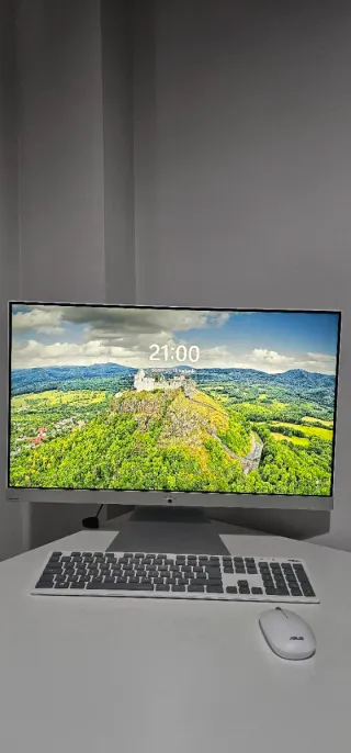 Ordenador ASUS Plata y Blanco