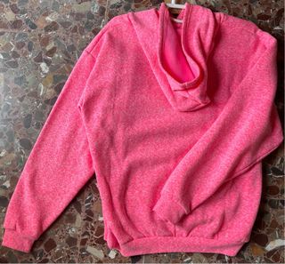 Sudadera rosa con capucha