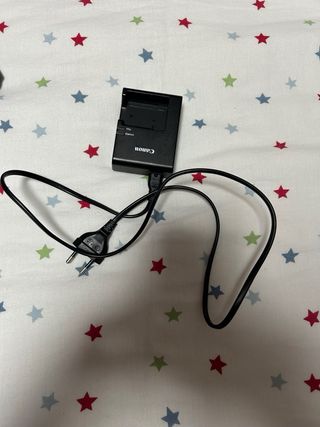 Canon EOS 2000D + Objetivo EF-S 18-55mm