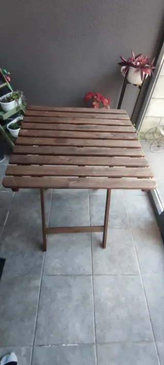 Mesa plegable de madera