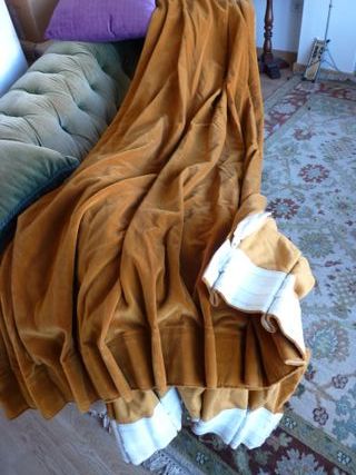 Par de Cortinas Terciopelo Grandes Doradas