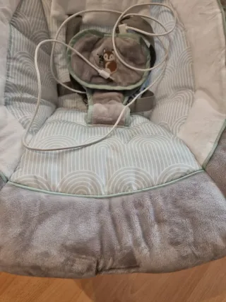 Mecedora bebé Ingenuity gris