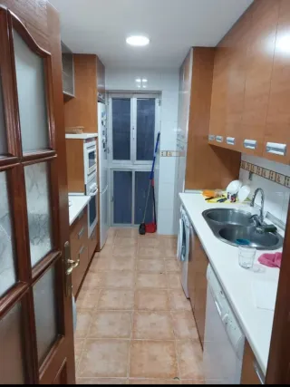 Se alquila habitación