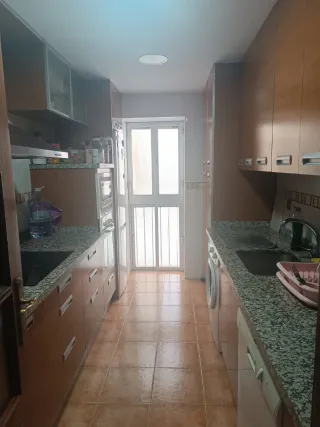 Se alquila habitación