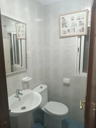 Se alquila habitación